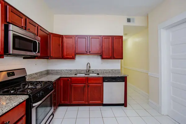 1315 W Foster AVE #1, Chicago, IL 60640