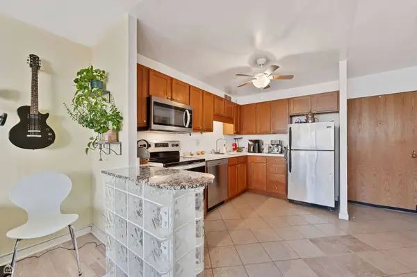 211 E Ohio ST #2405, Chicago, IL 60611