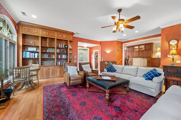 7833 W Cortland ST, Elmwood Park, IL 60707