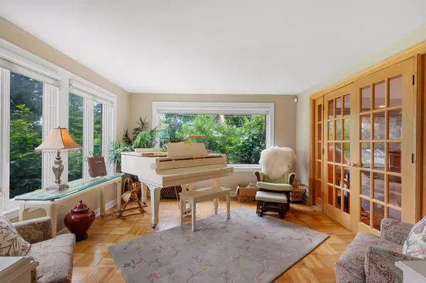 7833 W Cortland ST, Elmwood Park, IL 60707