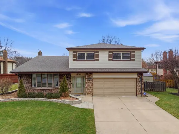 2126 E Waverly LN, Arlington Heights, IL 60004