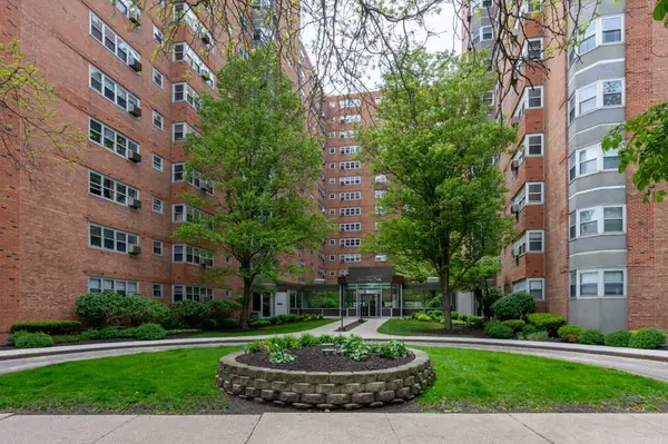 4960 N Marine DR #1012, Chicago, IL 60640