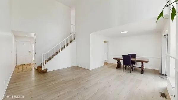 158 Welwyn CT, Lake Bluff, IL 60044