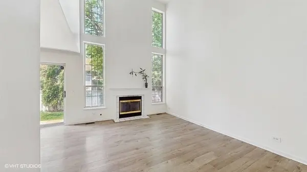 158 Welwyn CT, Lake Bluff, IL 60044