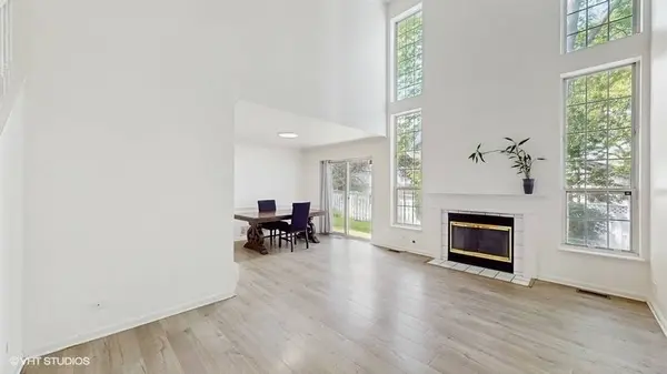 158 Welwyn CT, Lake Bluff, IL 60044