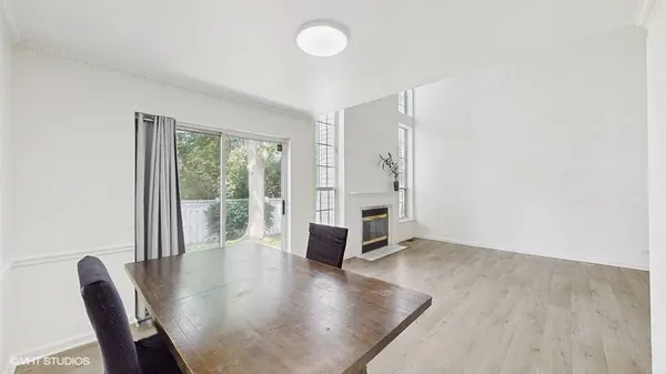 158 Welwyn CT, Lake Bluff, IL 60044