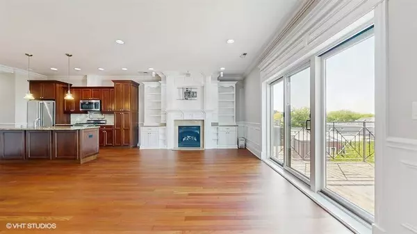 2540 W Diversey AVE #404, Chicago, IL 60647