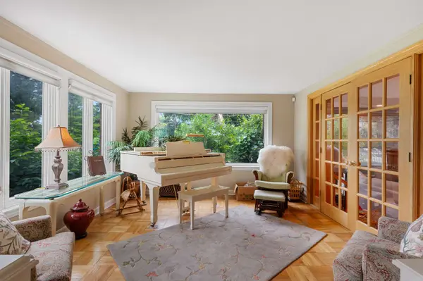 7833 W Cortland ST, Elmwood Park, IL 60707