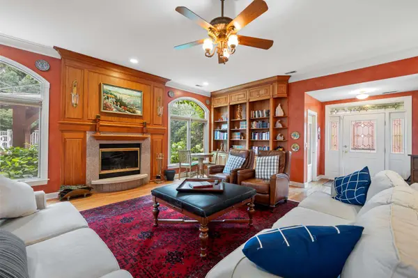 7833 W Cortland ST, Elmwood Park, IL 60707