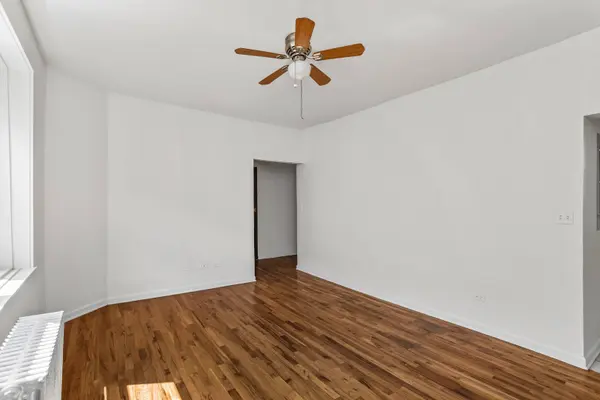 4031 W Gladys AVE, Chicago, IL 60624