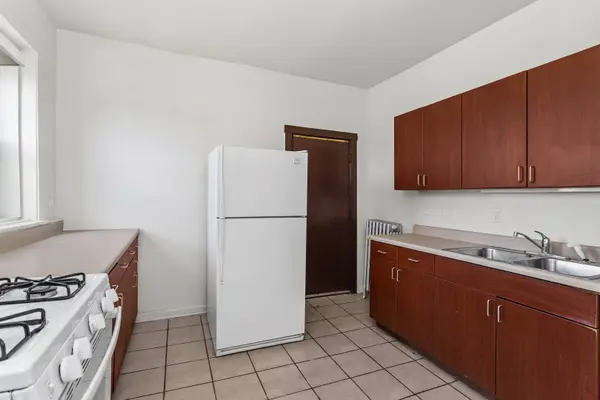 4031 W Gladys AVE, Chicago, IL 60624