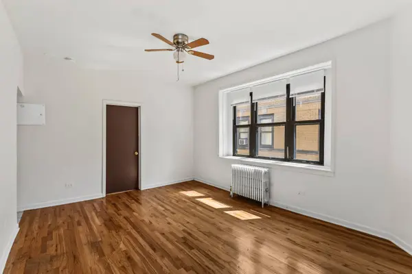 4031 W Gladys AVE, Chicago, IL 60624