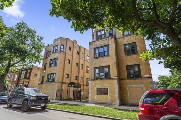 4031 W Gladys AVE, Chicago, IL 60624