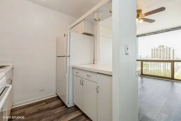 4343 N Clarendon AVE #1518, Chicago, IL 60613