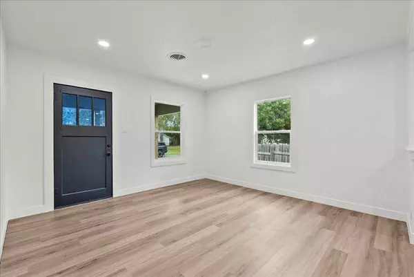 1019 Spruce ST, La Marque, TX 77568