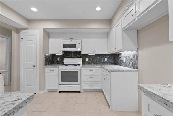 815 Rosewood DR, Dickinson, TX 77539