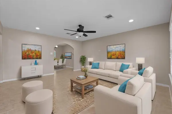 815 Rosewood DR, Dickinson, TX 77539