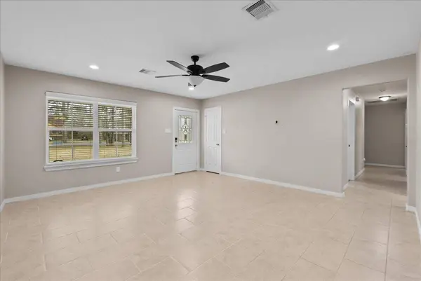 815 Rosewood DR, Dickinson, TX 77539