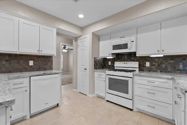 815 Rosewood DR, Dickinson, TX 77539