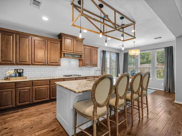 904 Cozy Hollow CT, Friendswood, TX 77546