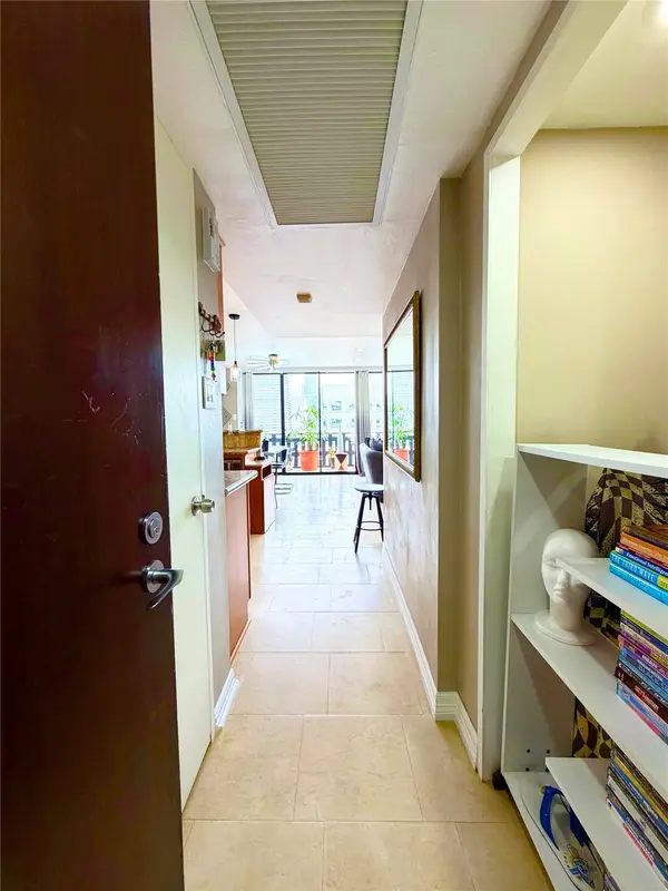 2016 MAIN STREET #1807, Houston, TX 77002