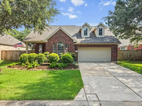 1612 S Lago Vista DR, Pearland, TX 77581