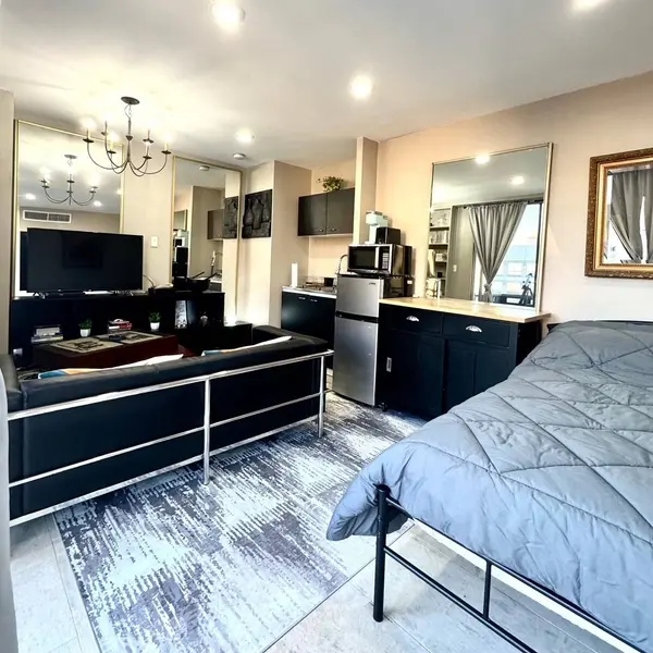 2016 MAIN STREET #1809, Houston, TX 77002
