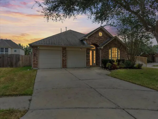2805 Enchanted Lake DR