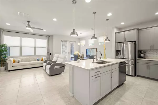 5733 COLONY GLEN RD, Lithia, FL 33547