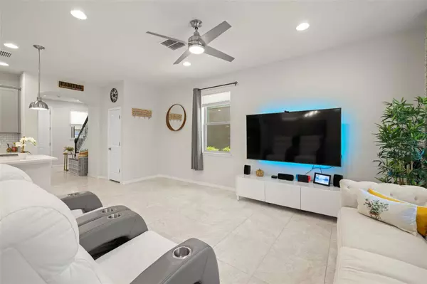 5733 COLONY GLEN RD, Lithia, FL 33547