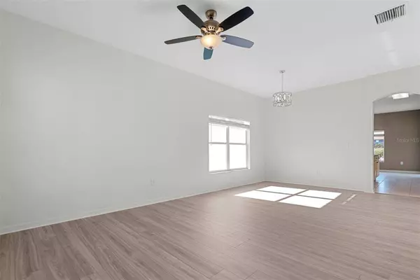 2238 ROANOKE SPRINGS DR, Ruskin, FL 33570