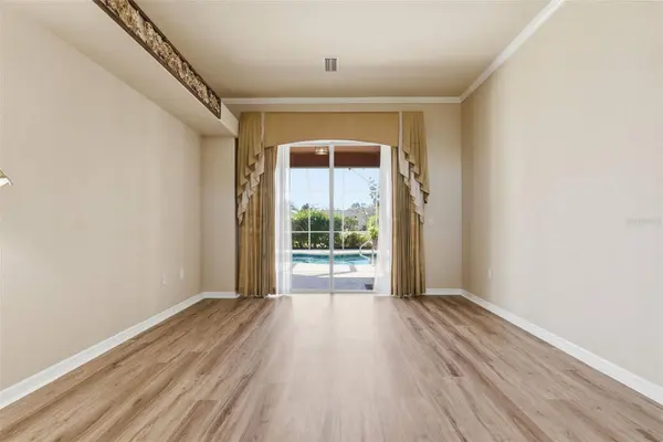 915 VISTA VERDE LN, Sun City Center, FL 33573