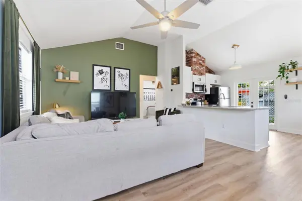 110 W CAYUGA ST, Tampa, FL 33603