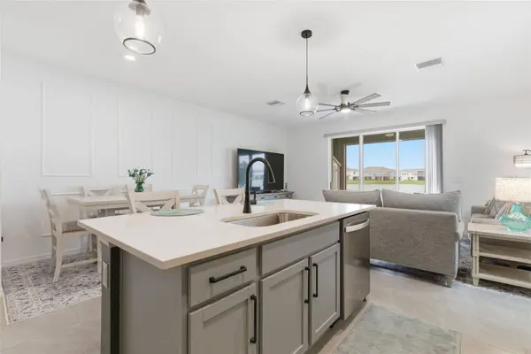 475 MANGROVE SHADE CIR, Apollo Beach, FL 33572