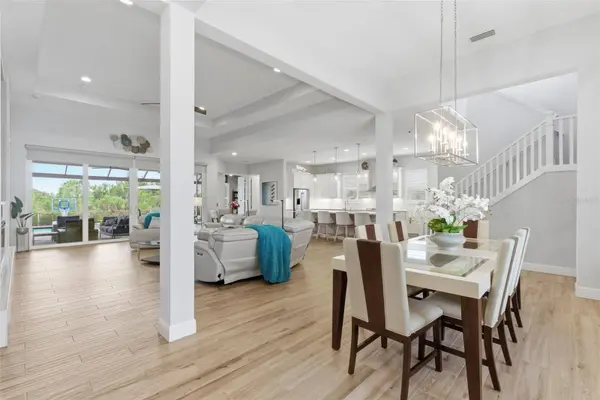 8245 GRANDE SHORES DR, Sarasota, FL 34240