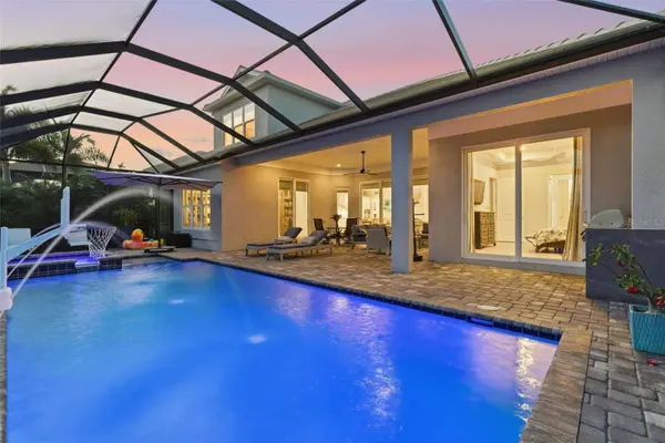 8245 GRANDE SHORES DR, Sarasota, FL 34240