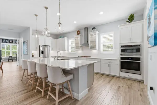 8245 GRANDE SHORES DR, Sarasota, FL 34240