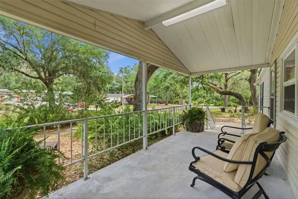 9101 WOOD TERRACE DR, Tampa, FL 33637