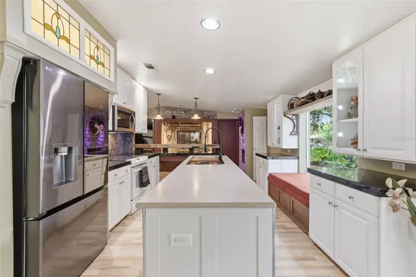 9101 WOOD TERRACE DR, Tampa, FL 33637