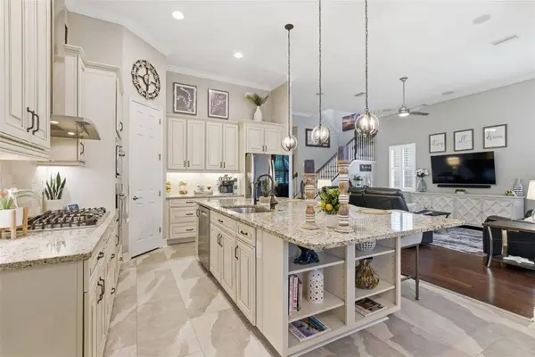 624 WINTERSIDE DR, Apollo Beach, FL 33572