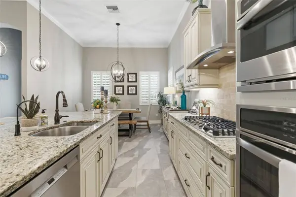 624 WINTERSIDE DR, Apollo Beach, FL 33572