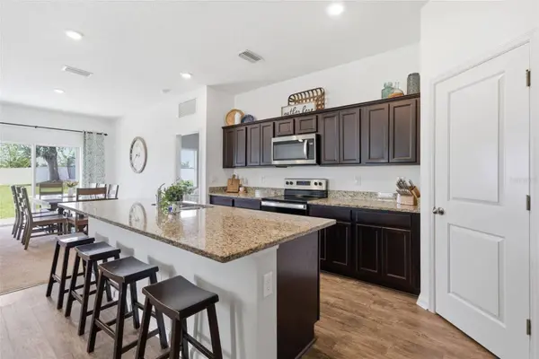 814 HIGHGATE OAKS PL, Seffner, FL 33584