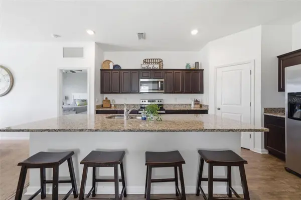 814 HIGHGATE OAKS PL, Seffner, FL 33584