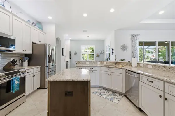 3840 CARDENAL AVE, Sun City Center, FL 33573