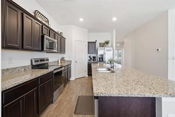 814 HIGHGATE OAKS PL, Seffner, FL 33584