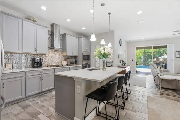 5565 SILVER SUN DR, Apollo Beach, FL 33572