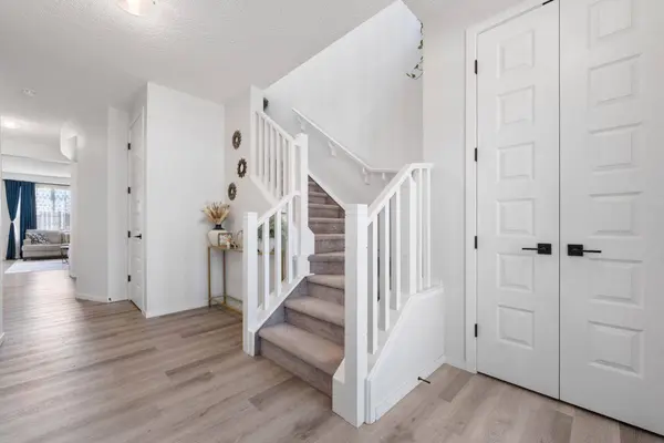 633 Windrow MNR SW, Airdrie, AB T4B 5H5