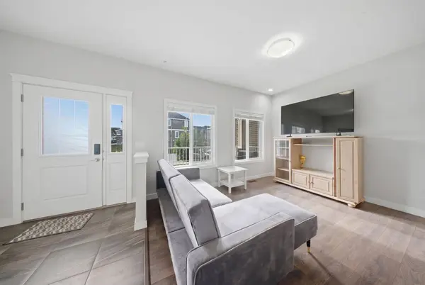 30 Evanscrest HTS NW, Calgary, AB T3P0S3