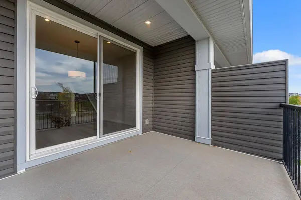 164 Rowmont BLVD NW, Calgary, AB T3L 0H3