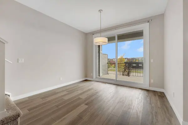 164 Rowmont BLVD NW, Calgary, AB T3L 0H3